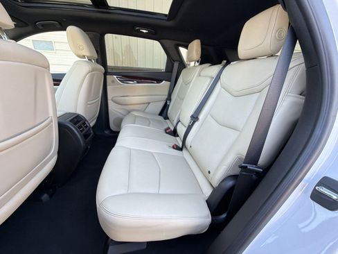 Used 2017 Cadillac XT5 Luxury w/ Driver Awareness Package image 25