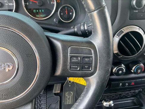Used 2018 Jeep Wrangler Sport AWD/4WD image 12