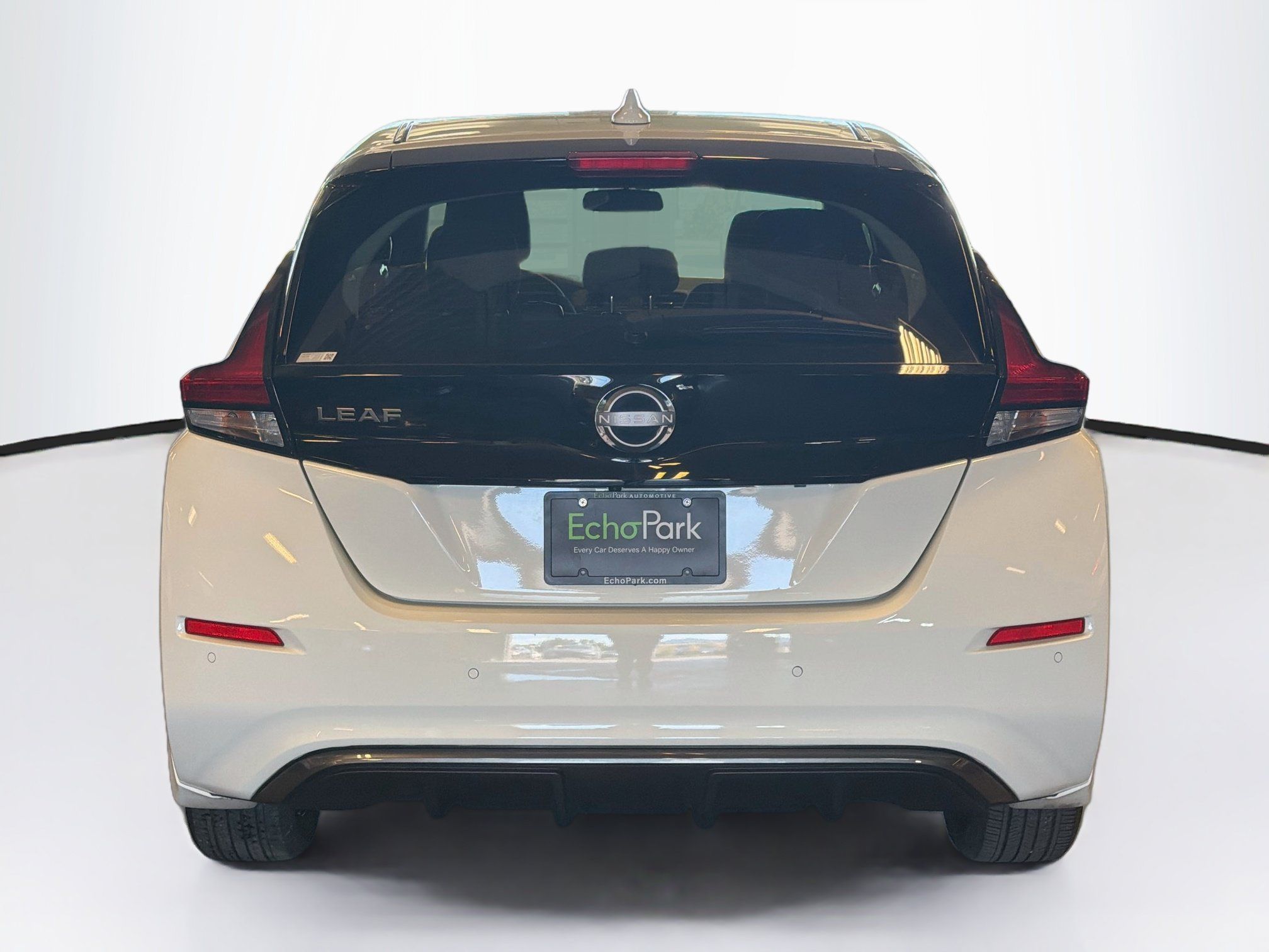 Used 2025 Nissan Leaf S FWD image 7