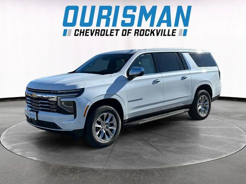 New 2026 Chevrolet Suburban Premier image 2