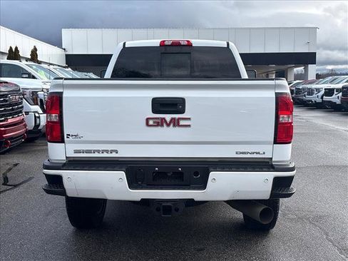 Used 2017 GMC Sierra 2500 Denali w/ Duramax Plus Package image 5