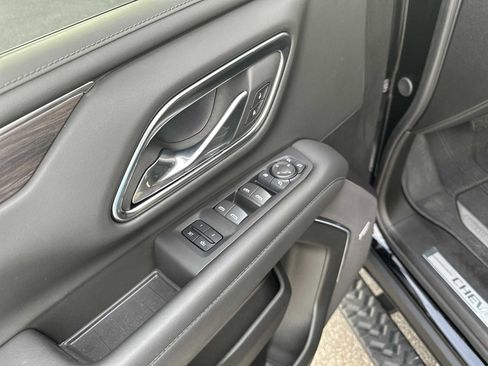 Used 2024 Chevrolet Suburban Z71 w/ Luxury Package image 13