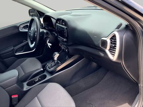 Used 2024 Kia Soul LX w/ Option Group 015 FWD image 19