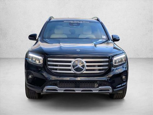 Used 2026 Mercedes-Benz GLB 250 image 2