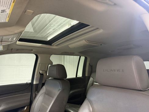 Used 2020 GMC Yukon XL Denali w/ Open Road Package AWD/4WD image 12