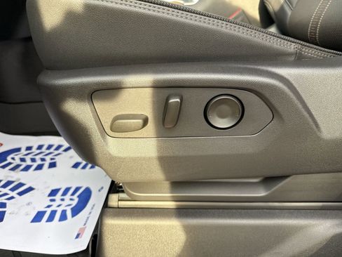 Used 2025 Chevrolet Silverado 1500 High Country w/ High Country Premium Package image 12