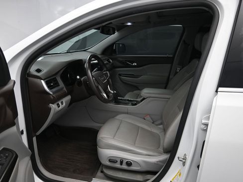 Used 2017 GMC Acadia SLT FWD image 17