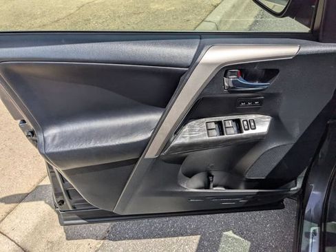 Used 2017 Toyota RAV4 Platinum FWD image 31