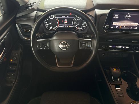Used 2025 Nissan Rogue SV AWD/4WD image 14