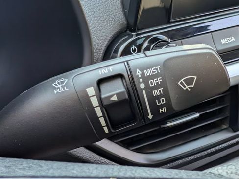 Used 2022 Kia Forte LXS FWD image 25