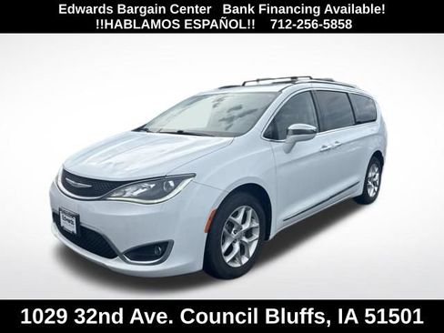 Used 2020 Chrysler Pacifica Limited FWD image 3