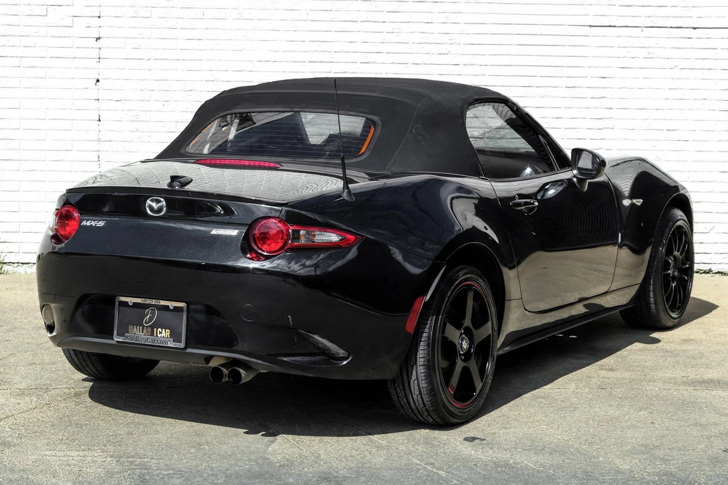 Used 2016 MAZDA MX-5 Miata Club RWD image 8