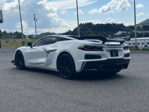 Used 2023 Chevrolet Corvette Z06 w/ Battery Protection Package RWD image 5