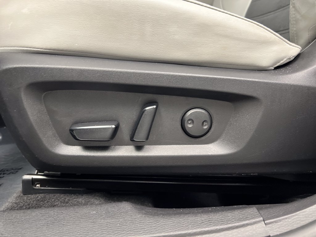 Used 2025 Mitsubishi Outlander SE AWD/4WD image 13