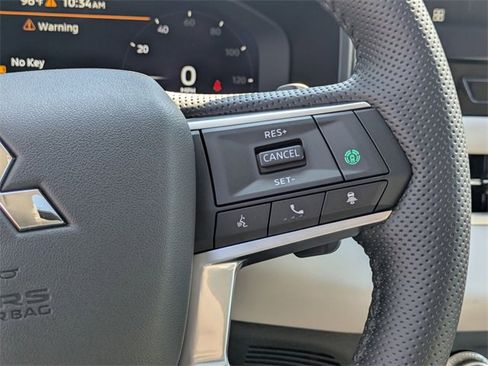 New 2025 Mitsubishi Outlander SEL image 18