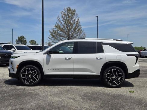 Used 2025 Chevrolet Traverse High Country AWD/4WD image 12