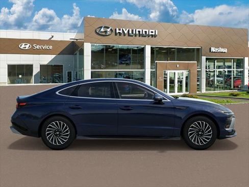 New 2025 Hyundai Sonata Limited FWD image 7