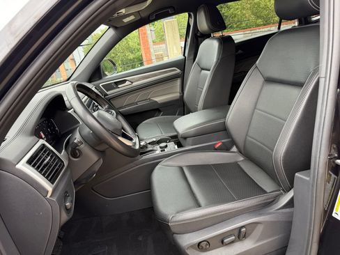 Used 2023 Volkswagen Atlas Cross Sport SE w/ Black Wheel Package AWD/4WD image 11