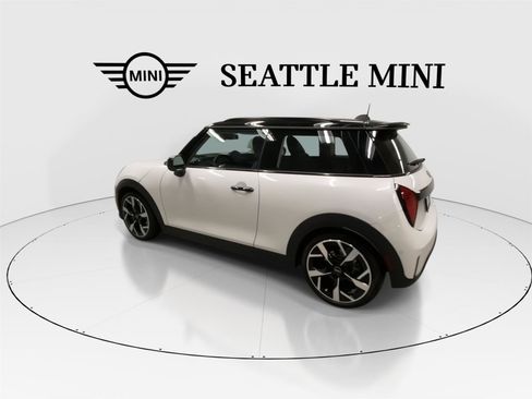 Certified 2025 MINI Cooper S image 7