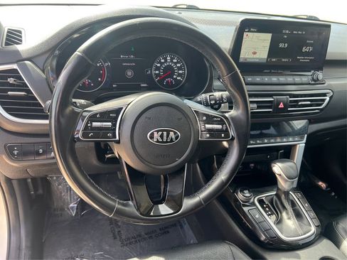 Used 2021 Kia Seltos SX w/ SX Sunroof Package image 18