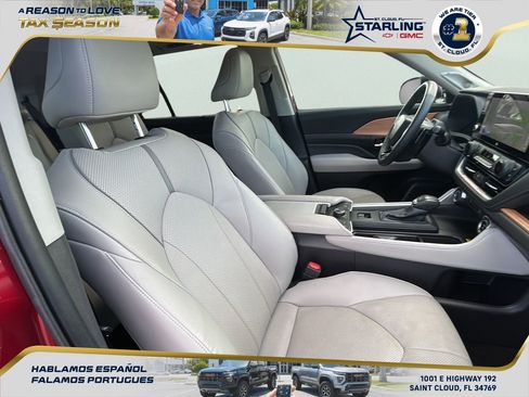 Used 2025 Toyota Grand Highlander AWD image 33
