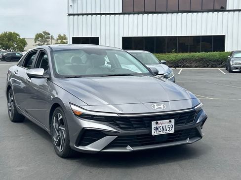 Used 2024 Hyundai Elantra Limited FWD image 4