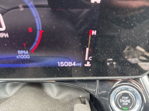 Used 2024 Chevrolet Trax ACTIV w/ Sunroof Package image 11