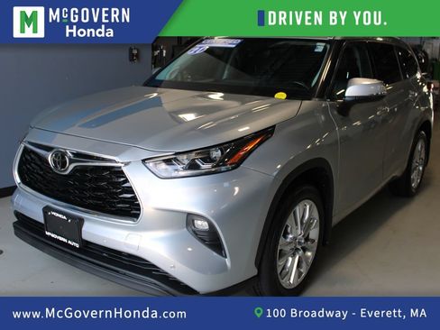 Used 2021 Toyota Highlander Limited AWD/4WD image 1