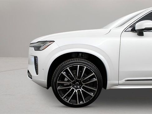 New 2026 Volvo XC60 B5 Plus w/ Protection Package Premier image 23