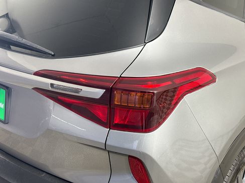 Used 2022 Kia Seltos LX image 33