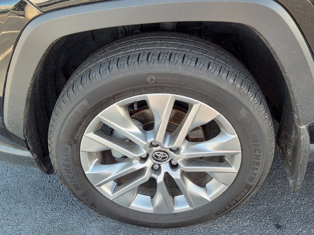 Used 2024 Toyota RAV4 Limited FWD image 5