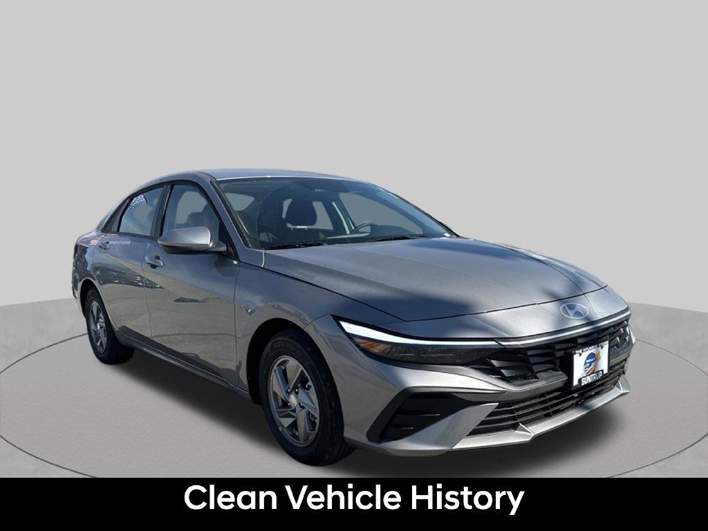Used 2026 Hyundai Elantra SE FWD image 9