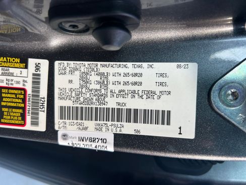 Used 2024 Toyota Tundra Limited image 25