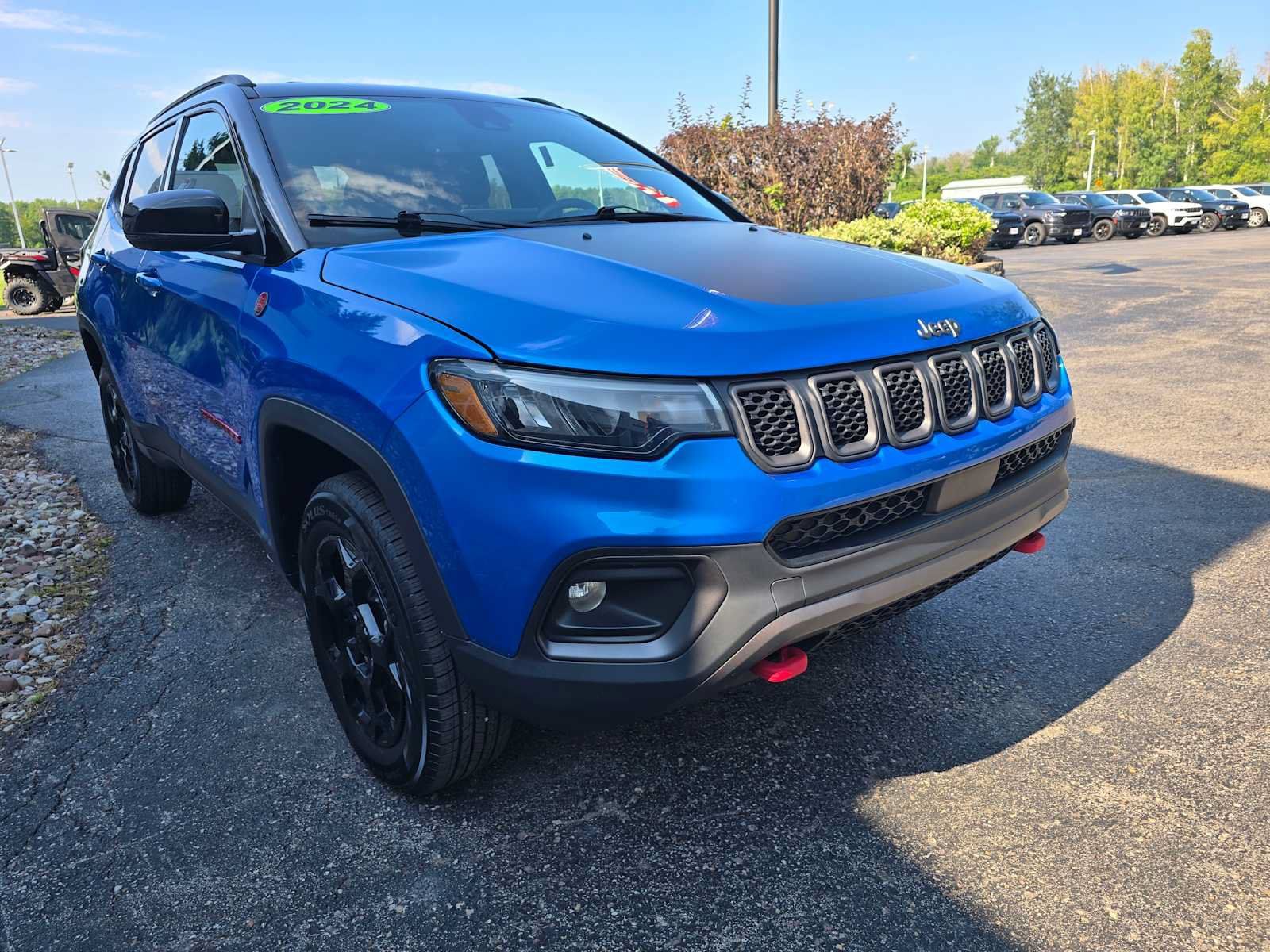 Used 2024 Jeep Compass Trailhawk AWD/4WD image 8