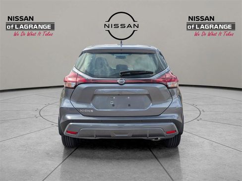 New 2025 Nissan Kicks Play S image 6