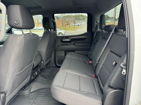 Used 2022 GMC Sierra 1500 Elevation image 18