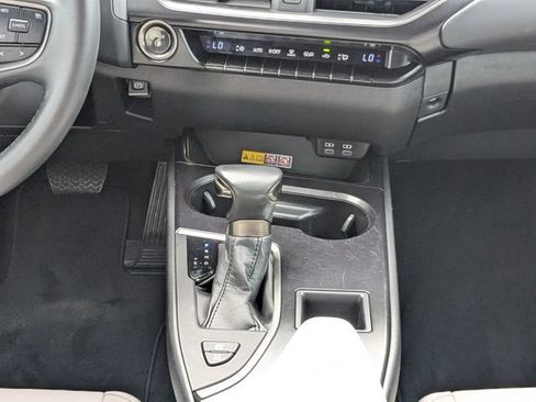 Certified 2024 Lexus UX 250h FWD image 19