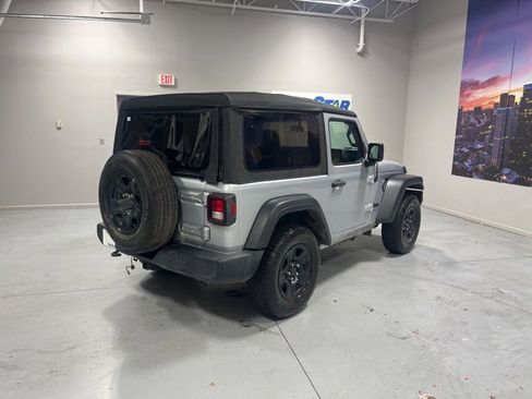 Used 2022 Jeep Wrangler Sport image 5