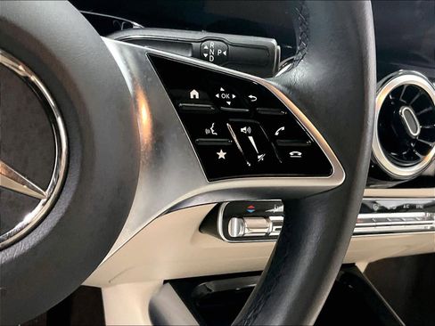 Used 2025 Mercedes-Benz GLA 250 4MATIC image 24