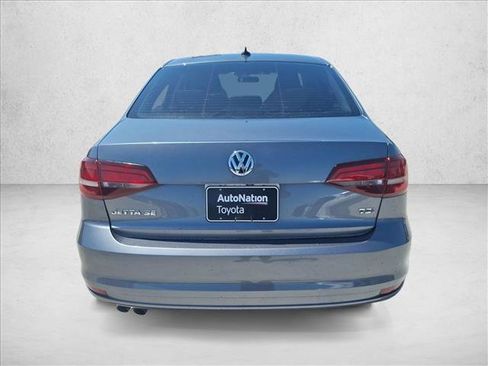 Used 2017 Volkswagen Jetta SE FWD image 7