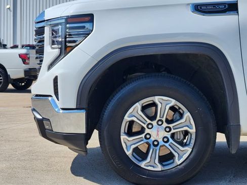 Used 2025 GMC Sierra 1500 SLT AWD/4WD image 8
