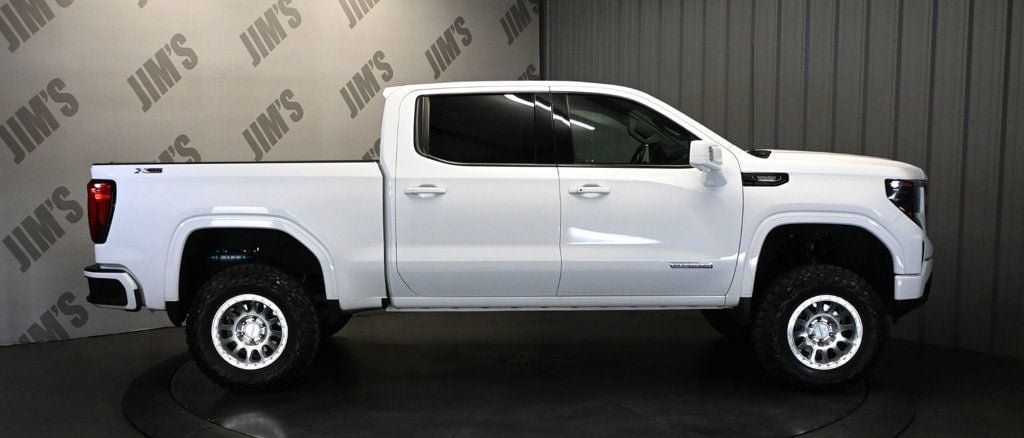 Used 2023 GMC Sierra 1500 Elevation w/ Preferred Package AWD/4WD image 4