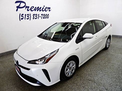 Used 2019 Toyota Prius LE FWD image 1
