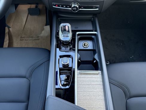 New 2026 Volvo XC60 B5 Core image 11