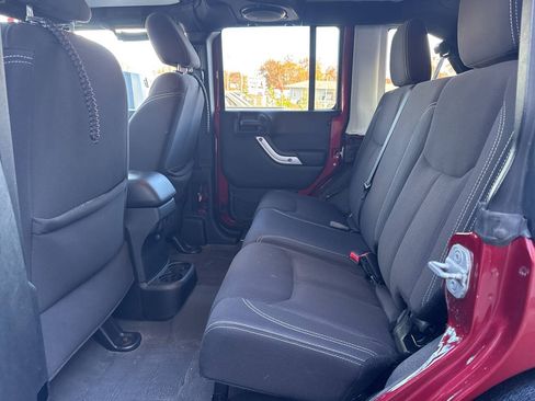 Used 2013 Jeep Wrangler Unlimited Sahara AWD/4WD image 16
