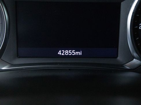 Used 2023 Chevrolet Traverse LT AWD/4WD image 10