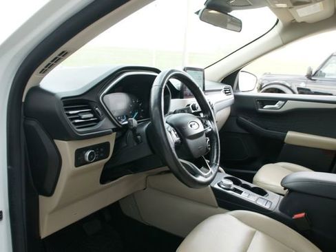 Used 2020 Ford Escape SEL image 15