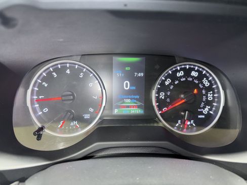 Used 2022 Toyota RAV4 LE image 19