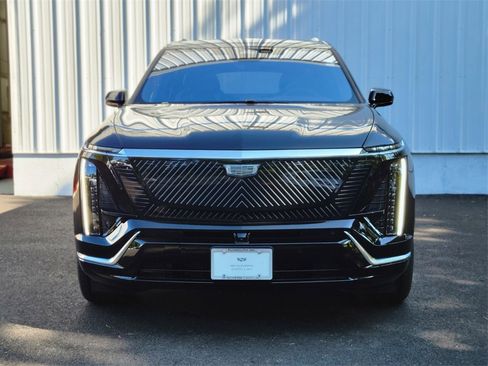 New 2026 Cadillac Vistiq Premium Luxury w/ LPO, Floor Liner Package image 8