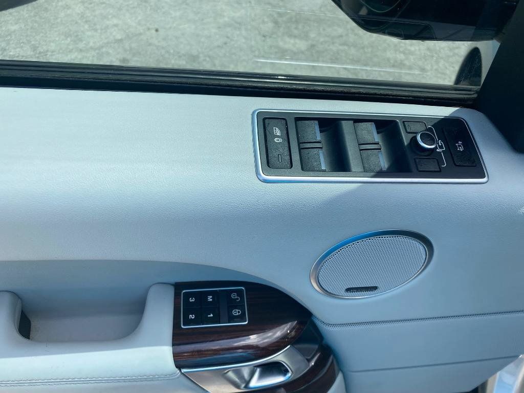 Used 2014 Land Rover Range Rover Supercharged AWD/4WD image 36